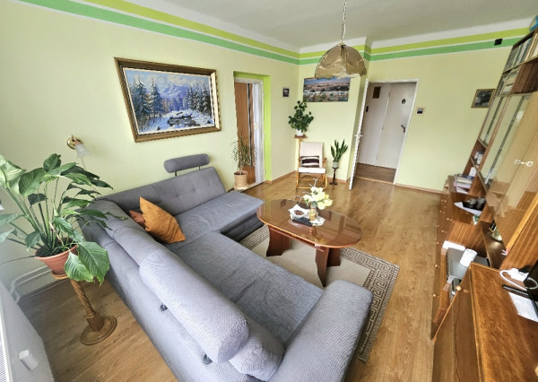 3 izbový byt Bánovce nad Bebravou / CENTRUM/ LOGGIA /PIVNICA