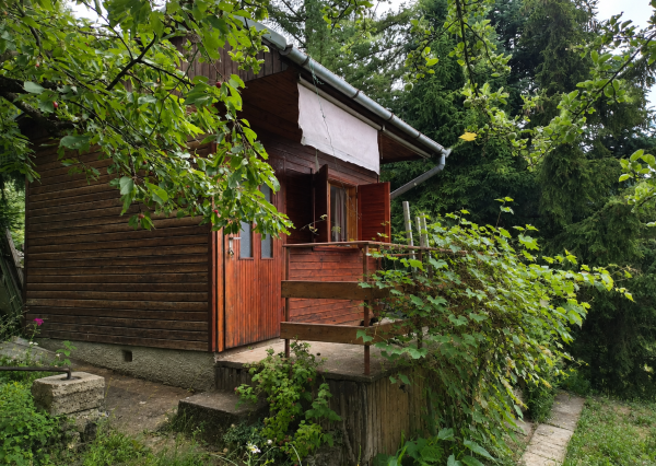 2 chatky, pozemok 563m2 Trenčianske Teplice