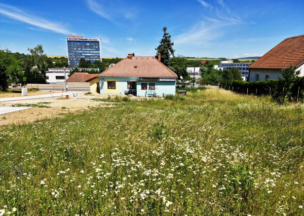 Stavebný pozemok o výmere 695 m2 v súkromnej štvrti - Stará Turá