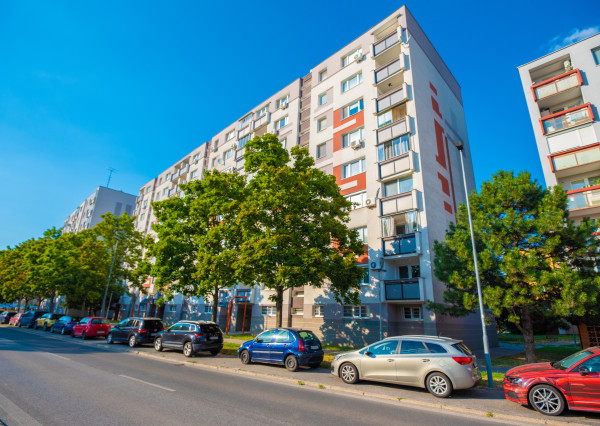 Na predaj 1-izbový byt s lodžiou, 38  m², Hraničná ul. Ružinov – Prievoz