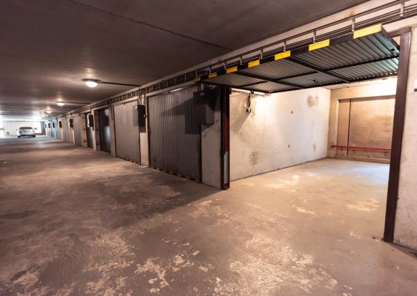 Na prenájom garáž, 16 m², v garážovom dome, Dvojkrížna ul., ihneď voľná