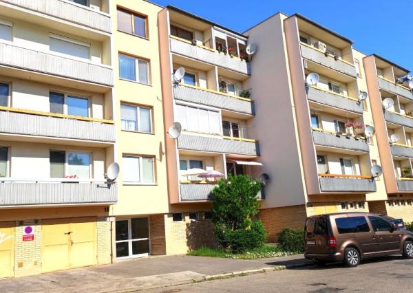 3-izbový byt s veľkou loggiou po rekonštrukcii, Javorova Piešťany
