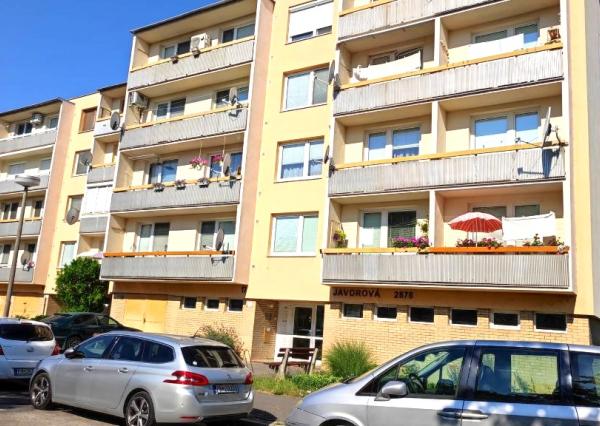 3-izbový byt s veľkou loggiou po rekonštrukcii, Javorova Piešťany