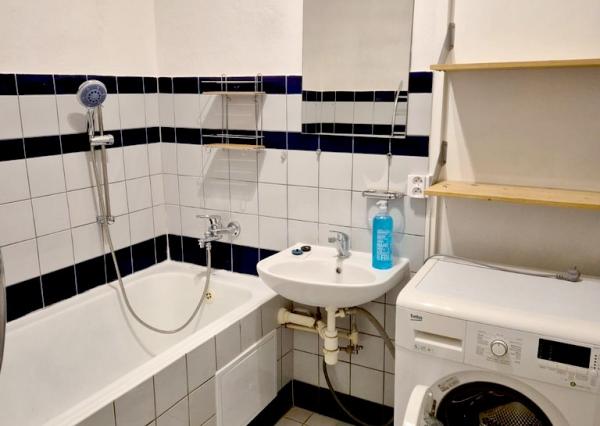 Prenájom 1-izbového bytu 42m2, A. Hlinku Piešťany
