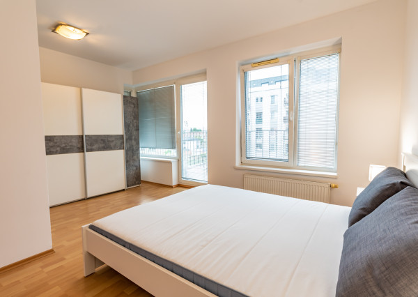 Na prenájom luxusný 2-izbový byt, 73 m², garážové státie, Bratislava – Ružinov (Hrachová), ihneď voľný