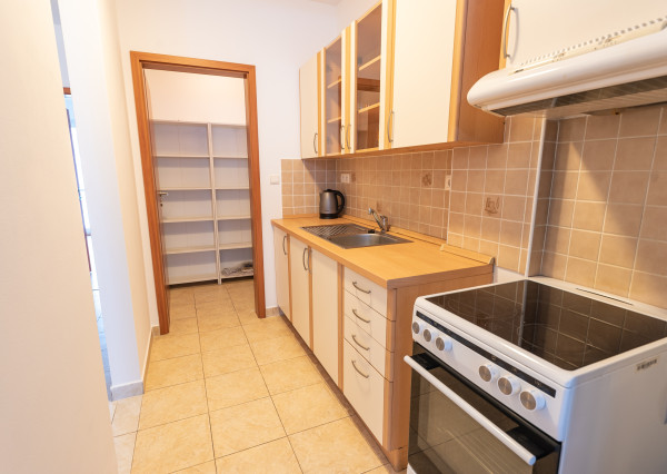 Na prenájom luxusný 2-izbový byt, 73 m², garážové státie, Bratislava – Ružinov (Hrachová), ihneď voľný