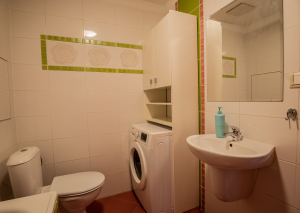 Na prenájom luxusný 2-izbový byt, 73 m², garážové státie, Bratislava – Ružinov (Hrachová), ihneď voľný
