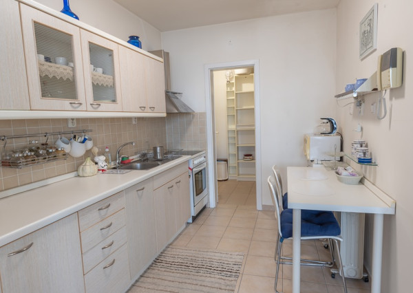Na prenájom priestranný 3-izbový byt s lodžiou, 101 m², nádherný výhľad na Bratislavu,Zadunajská cesta, Petržalka, od 10/2026