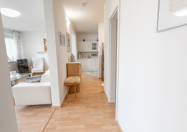 Na prenájom priestranný 3-izbový byt s lodžiou, 101 m², nádherný výhľad na Bratislavu,Zadunajská cesta, Petržalka, od 10/2026