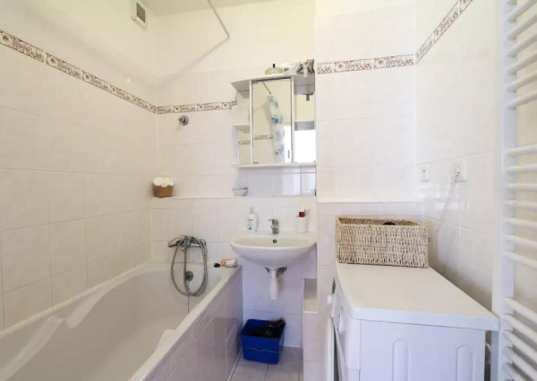 Na prenájom krásny a veľký 1-izbový byt s balkónom, 48 m², Agátová ul. Dúbravka, voľný od 15.8.2026