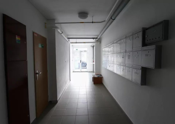 Na prenájom krásny a veľký 1-izbový byt s balkónom, 48 m², Agátová ul. Dúbravka, voľný od 15.8.2026