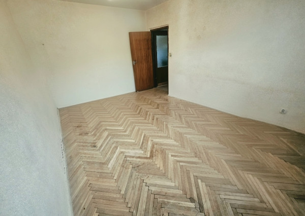 2,5 izbový byt Bánovce nad Bebravou/CENTRUM-STRED/PLASTOVÉ OKNÁ