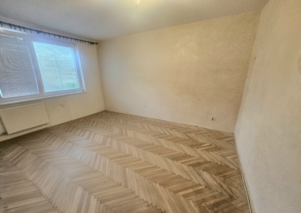 2,5 izbový byt Bánovce nad Bebravou/CENTRUM-STRED/PLASTOVÉ OKNÁ