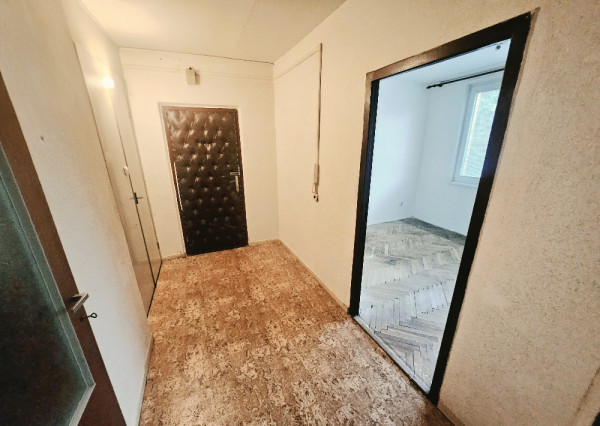 2,5 izbový byt Bánovce nad Bebravou/CENTRUM-STRED/PLASTOVÉ OKNÁ
