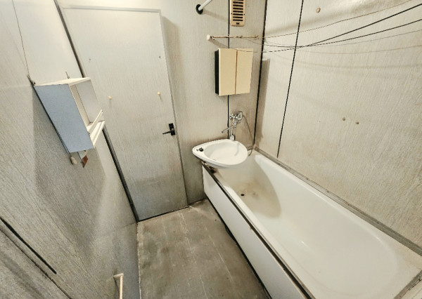 2,5 izbový byt Bánovce nad Bebravou/CENTRUM-STRED/PLASTOVÉ OKNÁ