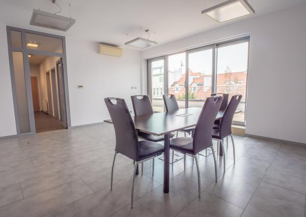 Reprezentatívne administratívne priestory s terasou, Dunajská ul. 124 m², od 08/2026