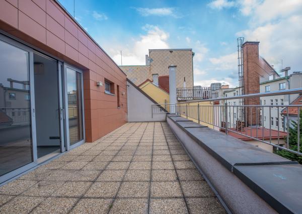 Reprezentatívne administratívne priestory s terasou, Dunajská ul. 124 m², od 08/2026