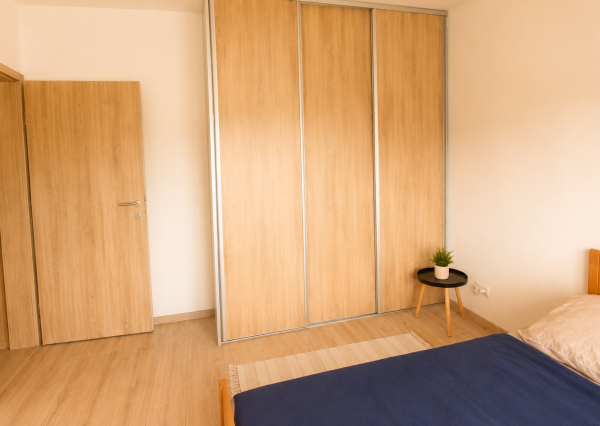 Moderný 2-izbový byt s balkónom a vlastným parkovaním v novostavbe Moravany nad Váhom