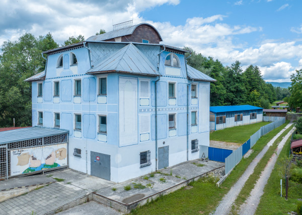 Exkluzívna ponuka, Komerčný objekt Pravenec, pozemok 2100 m2