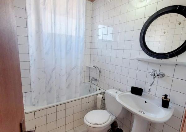 Na prenájom 2 izbový byt s parkovaním Pod Párovcami, Piešťany.