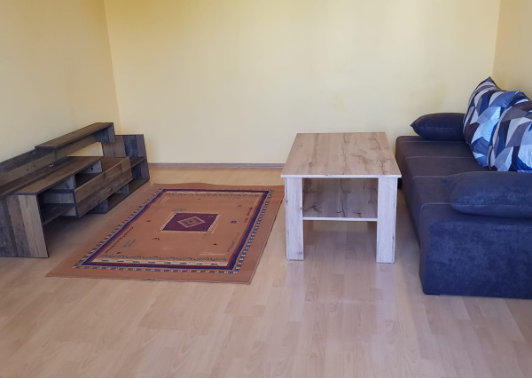 Priestranný 2 izbový byt Trenčín, Karpatská ul. 60m2, prenájom