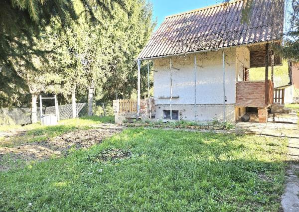 PRENÁJOM záhradná chata s pozemkom-BÁNOVCE NAD BEBRAVOU-284 m2