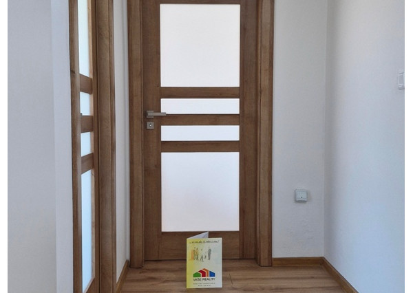** EXKLUZÍVNE ** Na predaj 3-izbový byt s balkónom po rozsiahlej modernej rekonštrukcií - ul Dukelská, Nové Mesto n/V