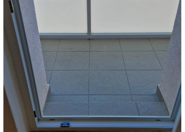 ** EXKLUZÍVNE ** Na predaj 3-izbový byt s balkónom po rozsiahlej modernej rekonštrukcií - ul Dukelská, Nové Mesto n/V