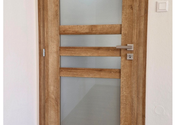 ** EXKLUZÍVNE ** Na predaj 3-izbový byt s balkónom po rozsiahlej modernej rekonštrukcií - ul Dukelská, Nové Mesto n/V