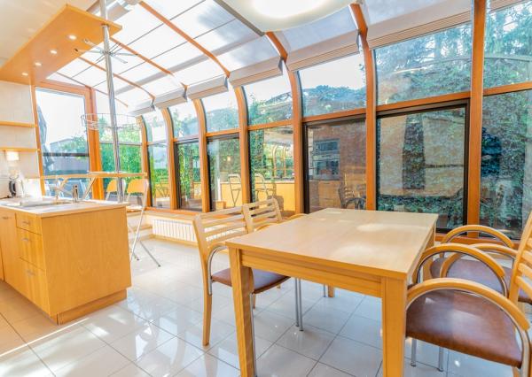 Na predaj výnimočný 3-izbový byt s veľkou terasou a panoramatickým výhľadom – Čapkova ulica, Horský park