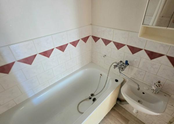 3 izbový byt Bánovce nad Bebravou/CENTRUM/62 m2 LOGGIA/PIVNICA
