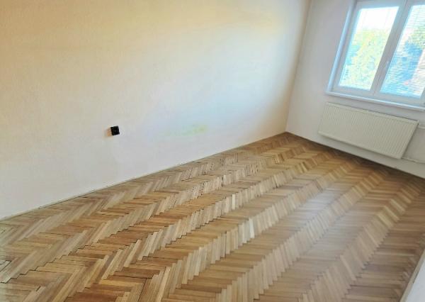 3 izbový byt Bánovce nad Bebravou/CENTRUM/62 m2 LOGGIA/PIVNICA