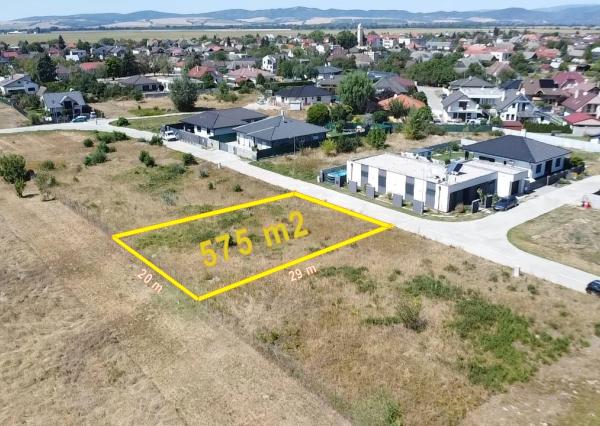 Stavebný pozemok 575 m2, Horná Streda