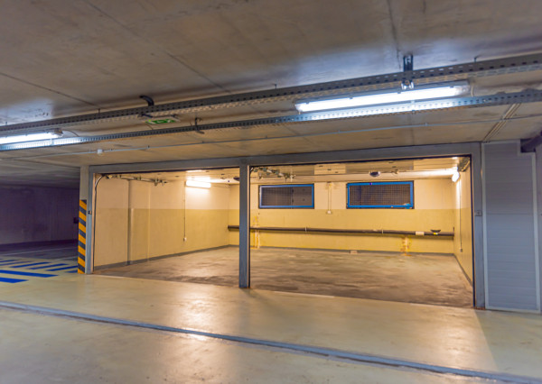 Na prenájom 2-garáž, 42 m², v garážovom dome, Cintorínska ul., voľný od 1.9.
