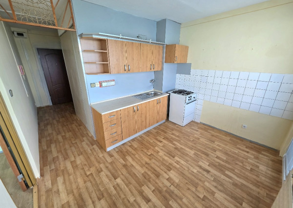 1 izbový byt Bánovce nad Bebravou/DUBNIČKA/34 m2/2 xLOGGIA/PIVNICA