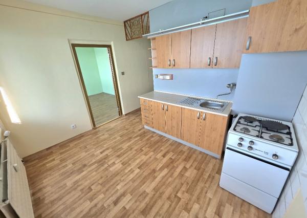1 izbový byt Bánovce nad Bebravou/DUBNIČKA/34 m2/2 xLOGGIA/PIVNICA