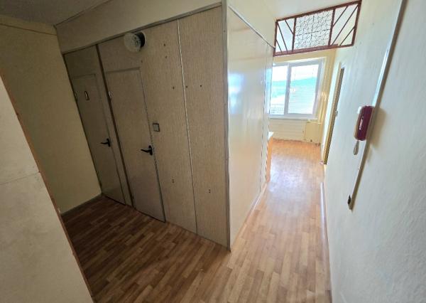 1 izbový byt Bánovce nad Bebravou/DUBNIČKA/34 m2/2 xLOGGIA/PIVNICA