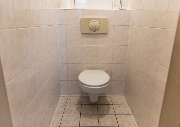 Na prenájom krásny a veľký 1-izbový byt s balkónom, 48 m², Agátová ul. Dúbravka, voľný ihneď