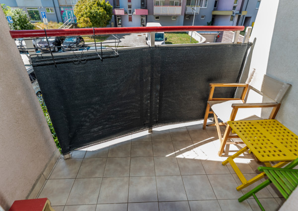 Na prenájom krásny a veľký 1-izbový byt s balkónom, 48 m², Agátová ul. Dúbravka, voľný ihneď