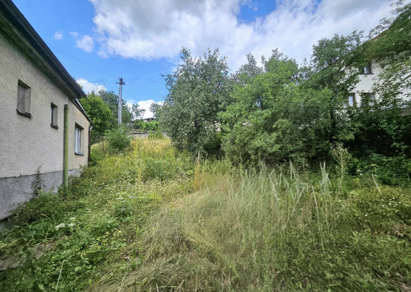 Rodinný dom s krásnym pozemkom v obci Kšinná /POZEMOK 831 m2