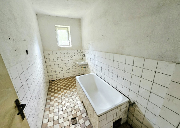 Rodinný dom s krásnym pozemkom v obci Kšinná /POZEMOK 831 m2
