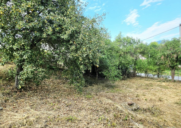 Rodinný dom s krásnym pozemkom v obci Kšinná /POZEMOK 831 m2