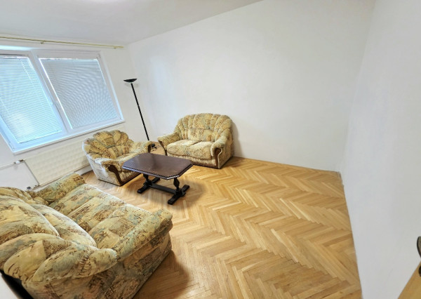 PRENÁJOM Bánovce nad Bebravou/3 IZBOVÝ BYT/ CENTRUM-STRED/