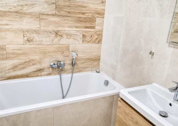 NA PREDAJ | MODERNÝ 2-IZBOVÝ BYT 57 m² | ORION – CENTRUM DUBNICE NAD VÁHOM | PODZEMNÉ PARKOVANIE 3 ROKY GRÁTIS
