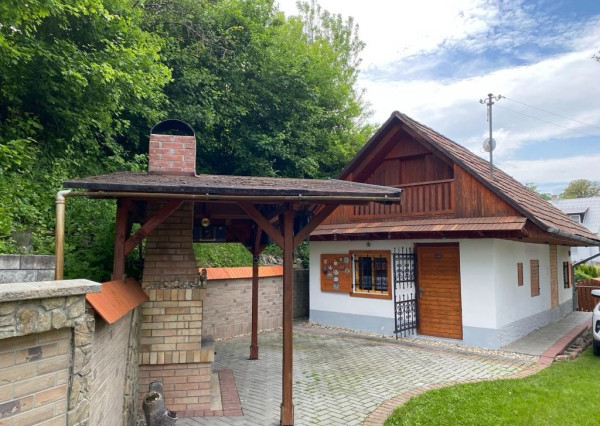 Víkendová chalupa Mikušovce, pozemok 281m2