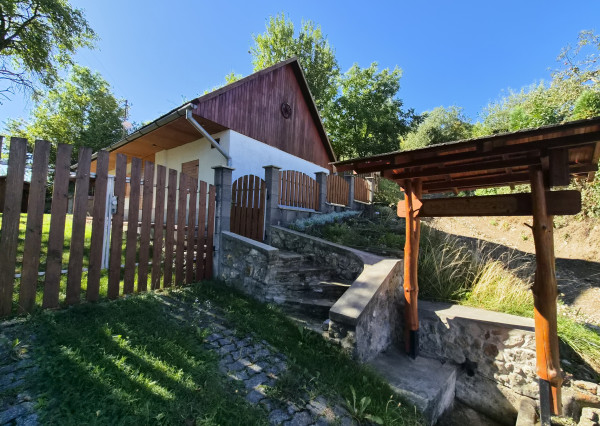Víkendová chalupa Mikušovce, pozemok 281m2