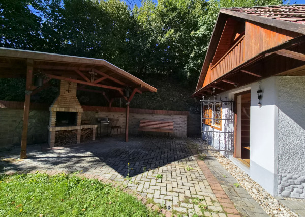 Víkendová chalupa Mikušovce, pozemok 281m2