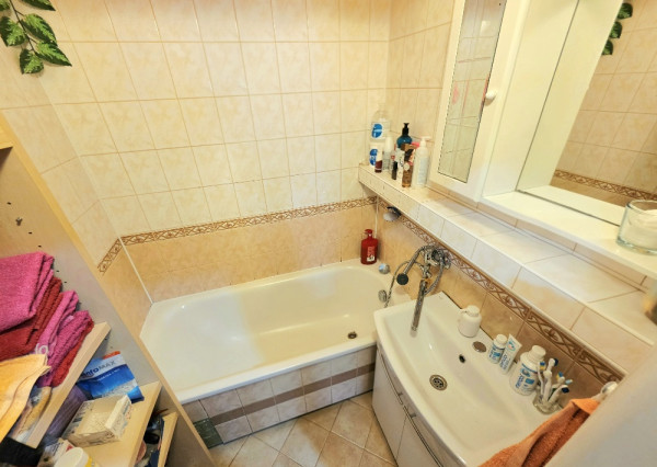 3 izbový byt Bánovce nad Bebravou/CENTRUM/69 m2/LOGGIA/PIVNICA