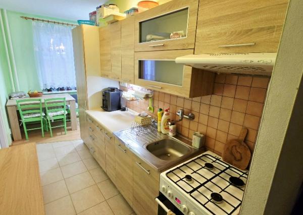 4 izbový byt Bánovce nad Bebravou /CENTRUM - STRED / 80 m2/ PIVNICA