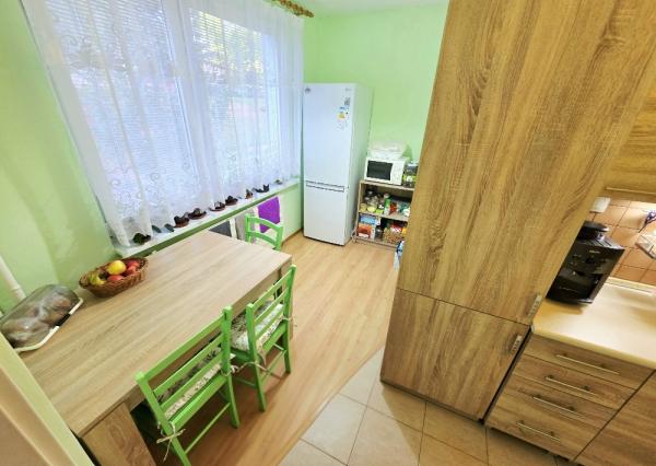 4 izbový byt Bánovce nad Bebravou /CENTRUM - STRED / 80 m2/ PIVNICA
